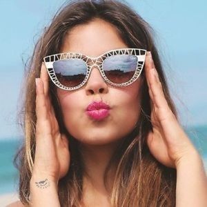 Quay Kitti Steelcat Sunnies